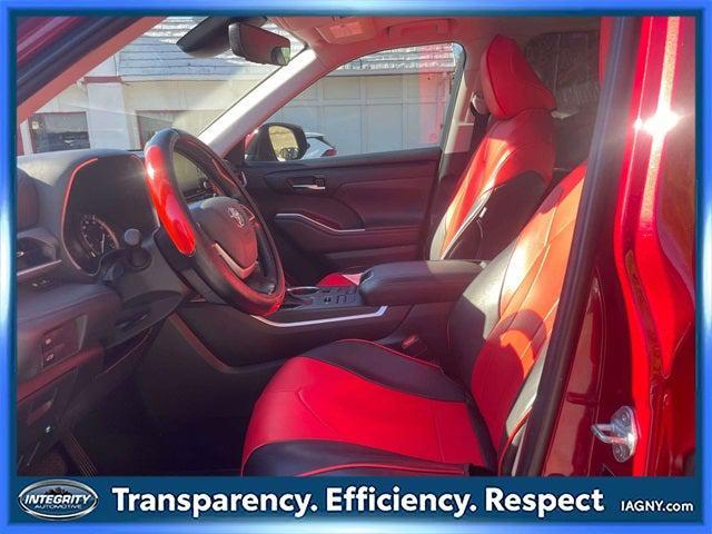 used 2022 Toyota Highlander car, priced at $36,490