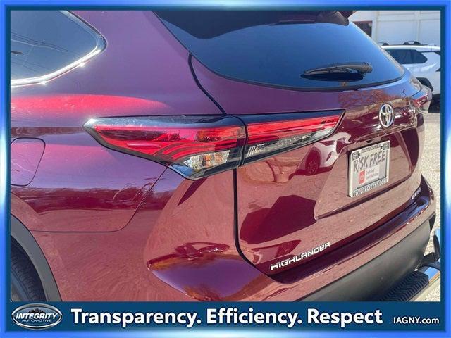 used 2022 Toyota Highlander car, priced at $36,490