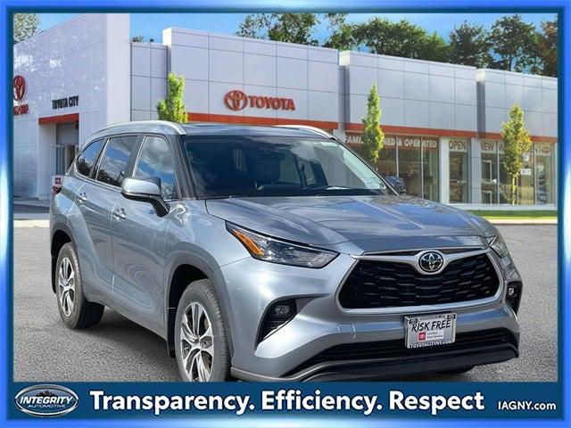 used 2023 Toyota Highlander car, priced at $37,490