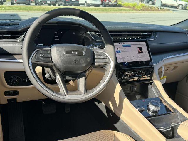 new 2024 Jeep Grand Cherokee car, priced at $40,000