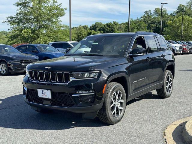 new 2024 Jeep Grand Cherokee car, priced at $40,000