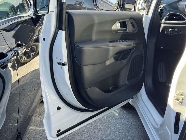 new 2026 Chrysler Pacifica car, priced at $37,000