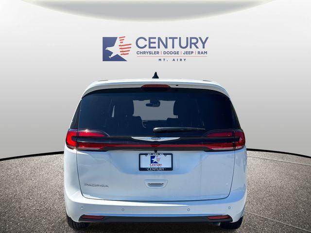 new 2026 Chrysler Pacifica car, priced at $35,000