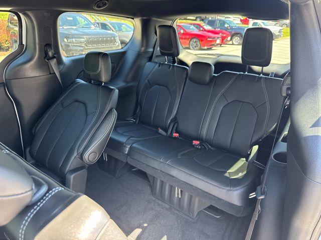 new 2026 Chrysler Pacifica car, priced at $35,000