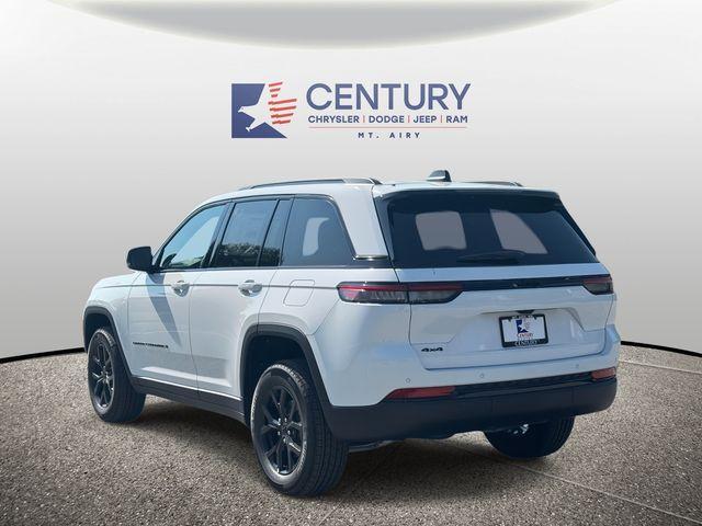 new 2025 Jeep Grand Cherokee car, priced at $37,998