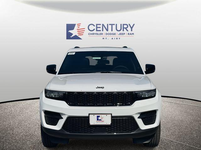 new 2025 Jeep Grand Cherokee car, priced at $37,998