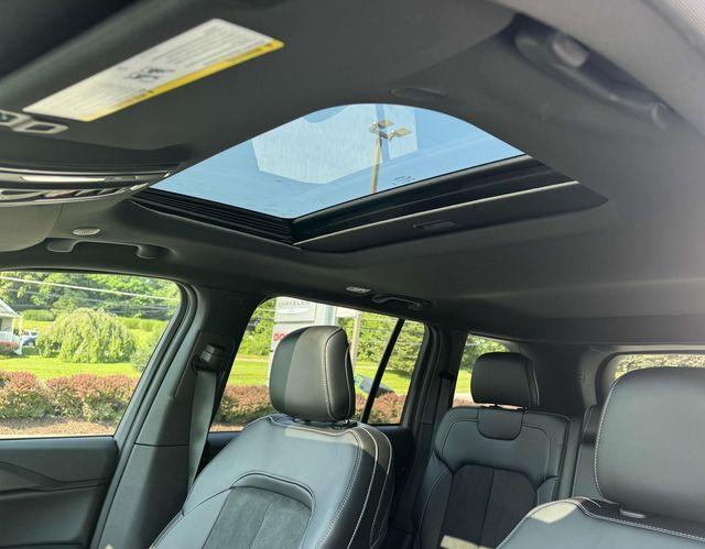 new 2025 Jeep Grand Cherokee car, priced at $37,998