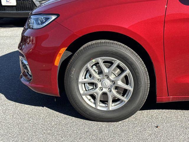 new 2026 Chrysler Pacifica car, priced at $35,000