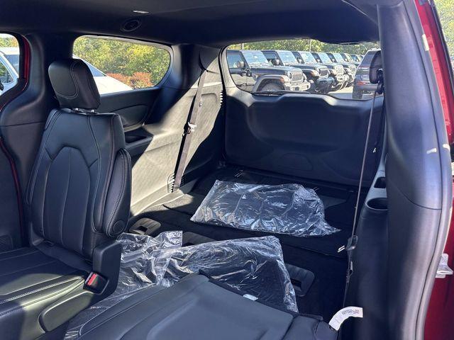 new 2026 Chrysler Pacifica car, priced at $35,000