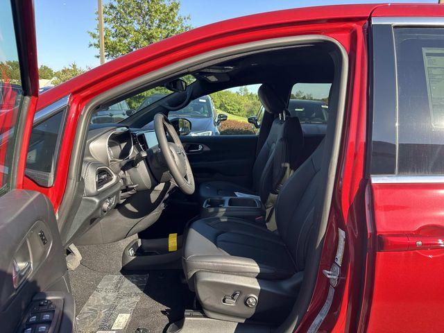 new 2026 Chrysler Pacifica car, priced at $35,000