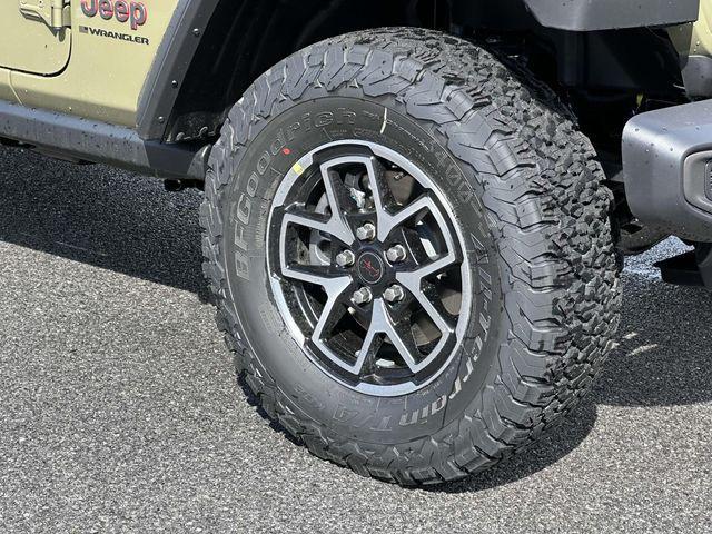new 2025 Jeep Wrangler car, priced at $53,900