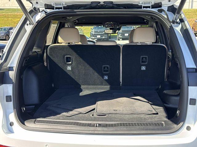 used 2023 Jeep Grand Cherokee car, priced at $32,277