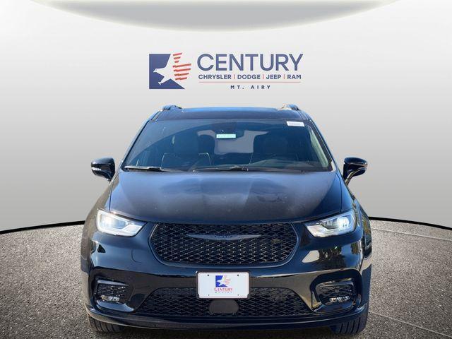 new 2026 Chrysler Pacifica car, priced at $40,500