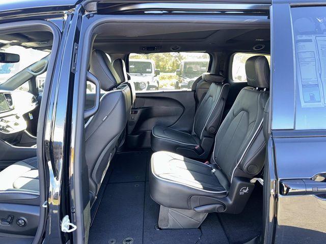 new 2026 Chrysler Pacifica car, priced at $40,500