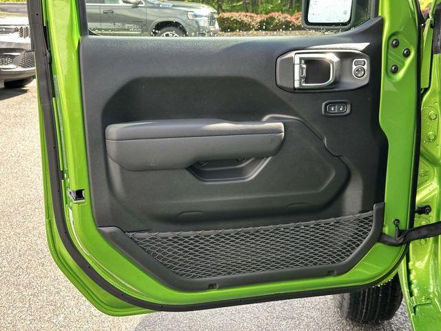 new 2025 Jeep Wrangler car, priced at $37,500