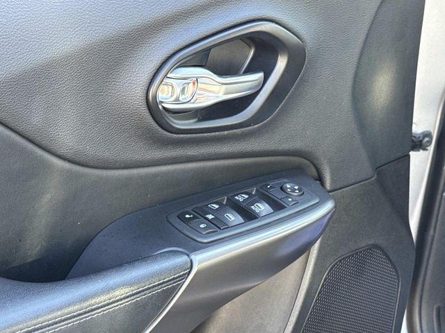 used 2021 Jeep Cherokee car, priced at $16,644