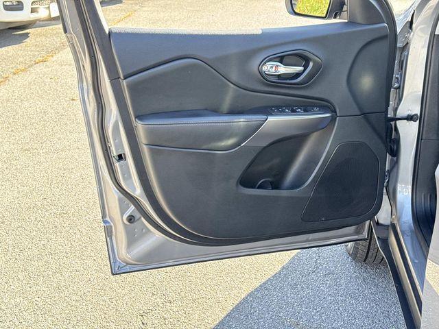 used 2021 Jeep Cherokee car, priced at $16,644