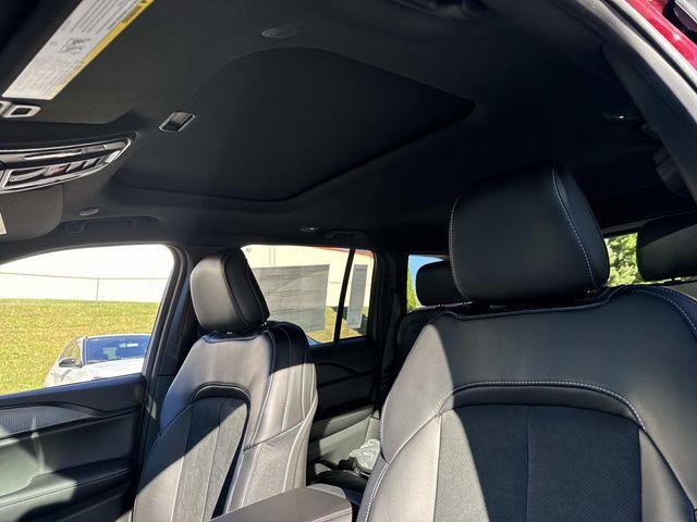 new 2025 Jeep Grand Cherokee car, priced at $37,000