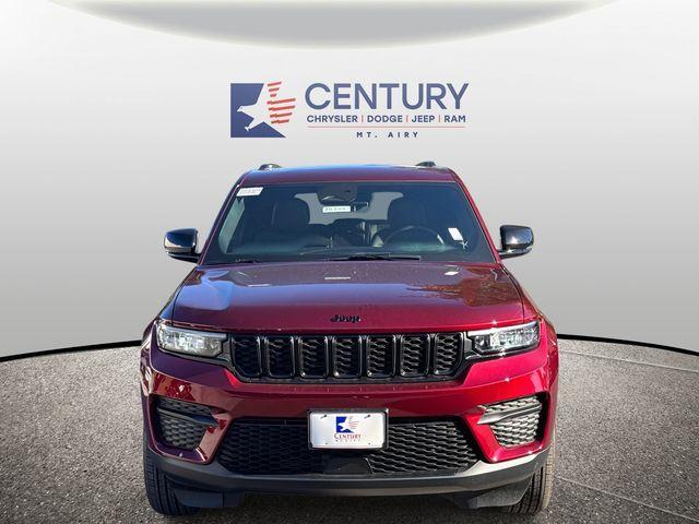 new 2025 Jeep Grand Cherokee car, priced at $37,000