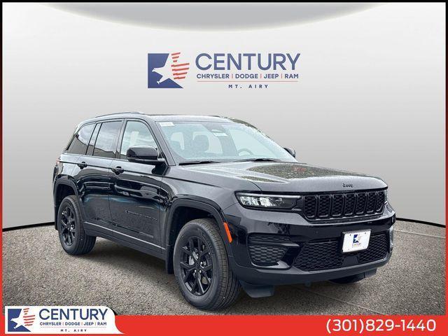 new 2025 Jeep Grand Cherokee car, priced at $42,000