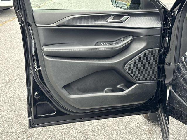 new 2025 Jeep Grand Cherokee car, priced at $35,000