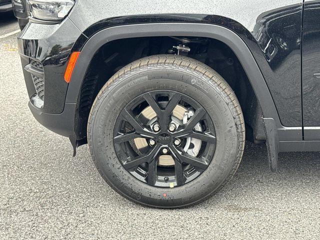 new 2025 Jeep Grand Cherokee car, priced at $35,000