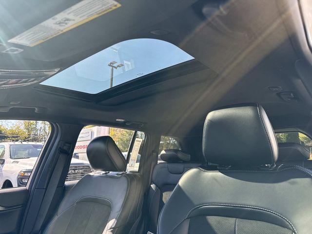 new 2025 Jeep Grand Cherokee car, priced at $35,000