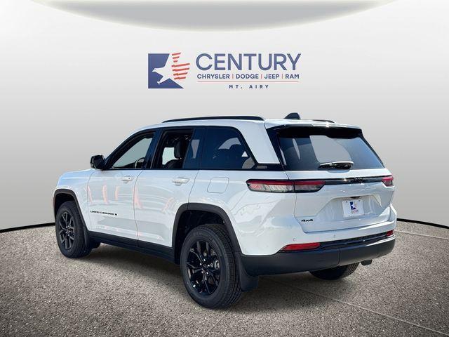 new 2025 Jeep Grand Cherokee car, priced at $35,000