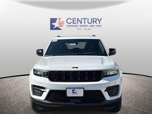 new 2025 Jeep Grand Cherokee car, priced at $35,000