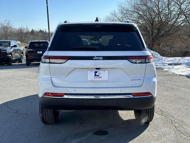 new 2025 Jeep Grand Cherokee car, priced at $49,640