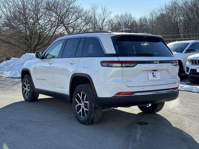 new 2025 Jeep Grand Cherokee car, priced at $49,640