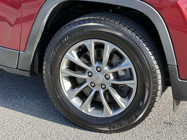 used 2019 Jeep Cherokee car, priced at $18,000