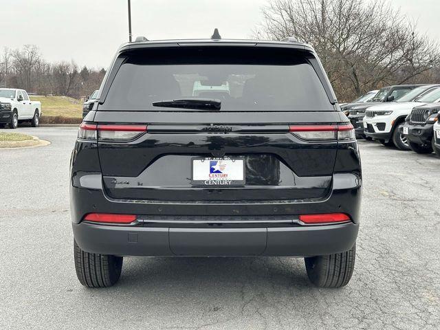 new 2025 Jeep Grand Cherokee car, priced at $44,030