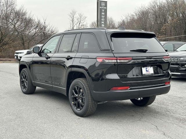 new 2025 Jeep Grand Cherokee car, priced at $44,030