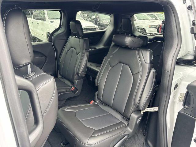 new 2026 Chrysler Pacifica car, priced at $35,000
