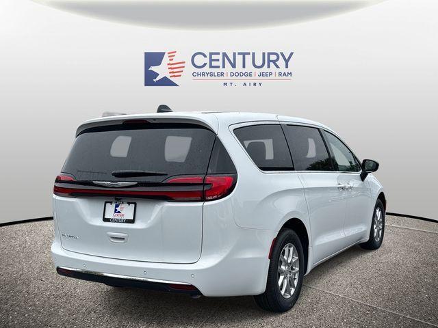 new 2026 Chrysler Pacifica car, priced at $35,000