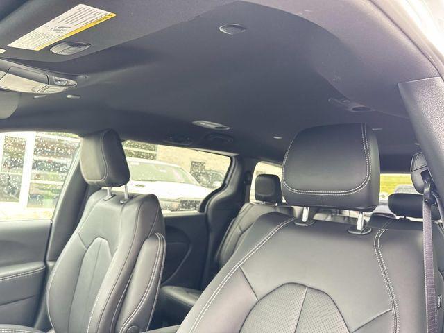 new 2026 Chrysler Pacifica car, priced at $35,000