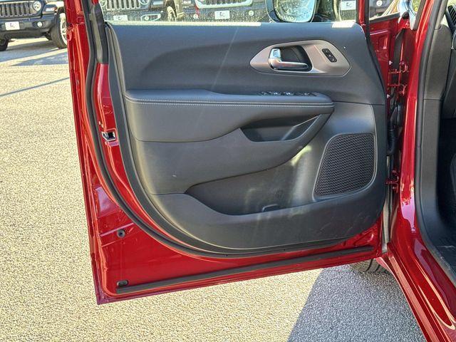 new 2026 Chrysler Pacifica car, priced at $40,000