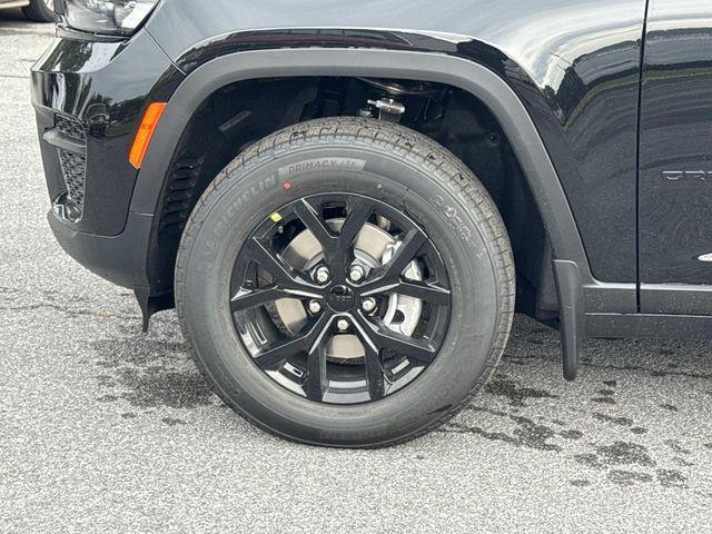 new 2025 Jeep Grand Cherokee car, priced at $38,000