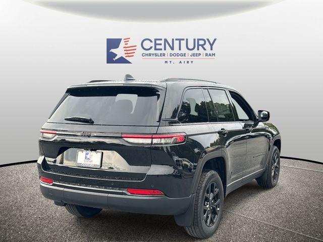 new 2025 Jeep Grand Cherokee car, priced at $38,000