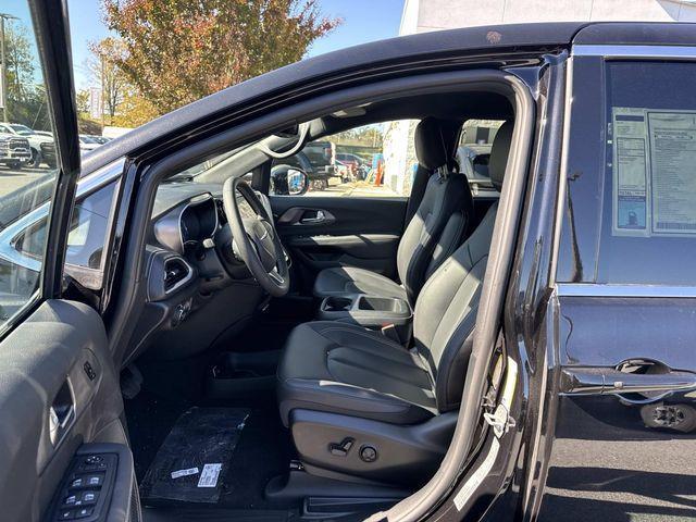 new 2026 Chrysler Pacifica car, priced at $39,000