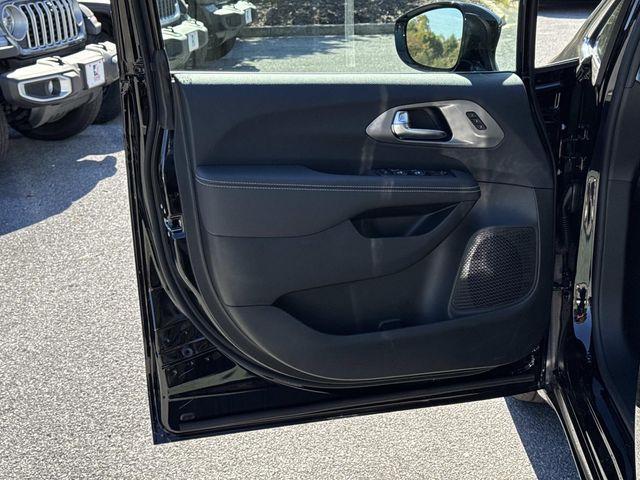 new 2026 Chrysler Pacifica car, priced at $39,000