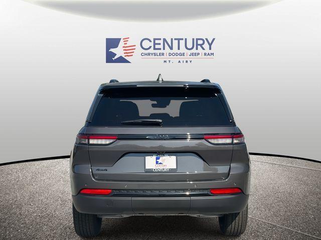 new 2025 Jeep Grand Cherokee car, priced at $37,588