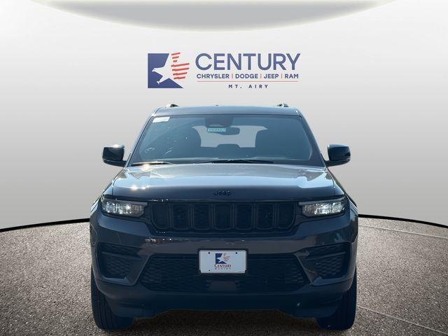 new 2025 Jeep Grand Cherokee car, priced at $37,588