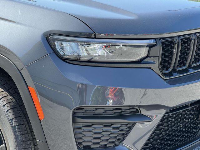 new 2025 Jeep Grand Cherokee car, priced at $37,588