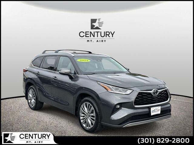 used 2024 Toyota Highlander car, priced at $43,414