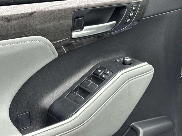 used 2024 Toyota Highlander car, priced at $43,414