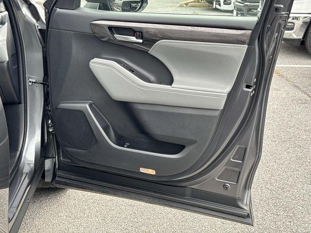 used 2024 Toyota Highlander car, priced at $43,414