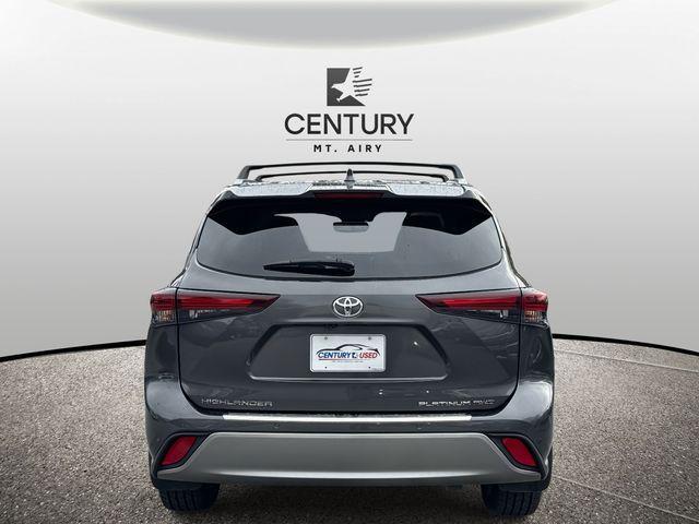 used 2024 Toyota Highlander car, priced at $43,414