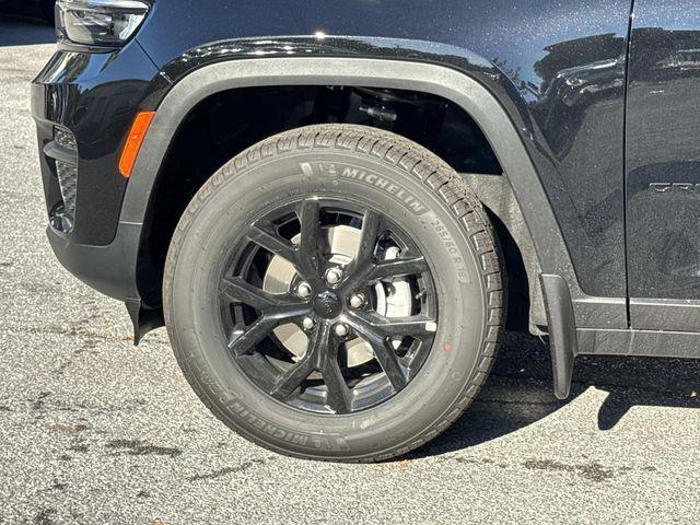new 2025 Jeep Grand Cherokee car, priced at $38,250